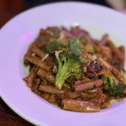 Aroi Thai Restaurant & Bar - Pad See Ew