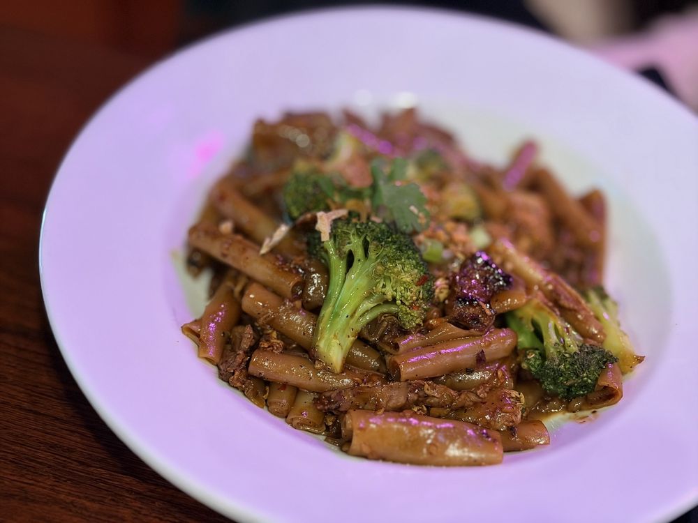 Aroi Thai Restaurant & Bar