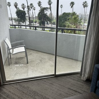 Ventura Beach Marriott - Open Patio with chair - Hotels Near Me - Ventura, California Ventura Beach Marriott - Open Patio with chair - Hotels Near Me - Ventura, California