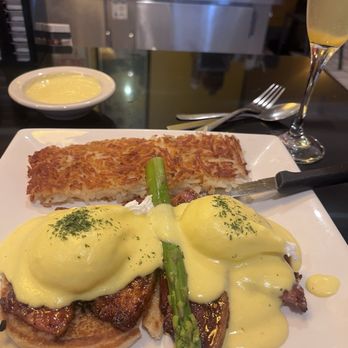 Cafe Mason - Eggs Benedict - Breakfast & Brunch Near Me - San Francisco, California