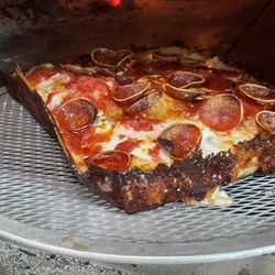 Nunzi's Wood-Fired Cuisine - Detroit style pizza