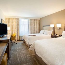 Hampton Inn & Suites Minneapolis/Downtown - Guest room