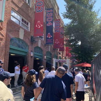 Fenway Park - Stadiums & Arenas Near Me - Boston, Massachusetts Fenway Park - Stadiums & Arenas Near Me - Boston, Massachusetts