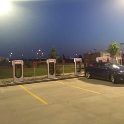 Tesla - Springfield - Eight superchargers