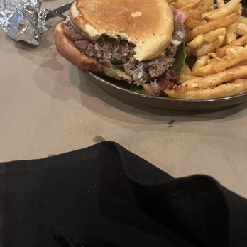 B&B Tavern - New American Near Me - Canton, Georgia