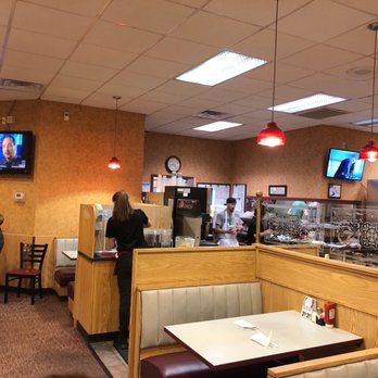Gettysburg Family Restaurant - people sitting at tables and watching televisions - American Near Me - Gettysburg, Pennsylvania Gettysburg Family Restaurant - people sitting at tables and watching televisions - American Near Me - Gettysburg, Pennsylvania