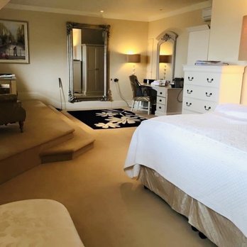 Hayfield Manor - Hotels Near Me - Cork City, Colorado