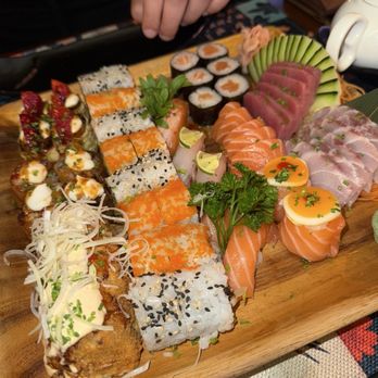 Sushi Toro - Sushi Platter for Two People - Sushi Bars Near Me - Carcavelos, 11 Sushi Toro - Sushi Platter for Two People - Sushi Bars Near Me - Carcavelos, 11