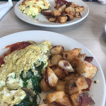 Harpoon Harry's - Make your ow omelets - Breakfast & Brunch Near Me - Key West, Florida Harpoon Harry's - Make your ow omelets - Breakfast & Brunch Near Me - Key West, Florida