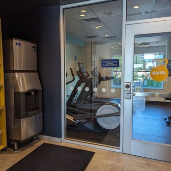 Tru by Hilton Webster Houston NASA - Gym and ice machine - Hotels Near Me - Webster, Texas Tru by Hilton Webster Houston NASA - Gym and ice machine - Hotels Near Me - Webster, Texas