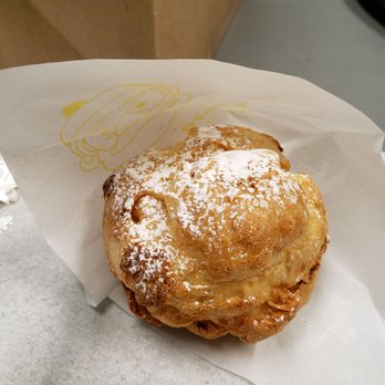 Beard Papa's - Bakeries Near Me - Katy, Texas