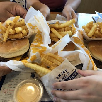Culver's - Tray is brought to your table - Fast Food Near Me - Lyons, Illinois