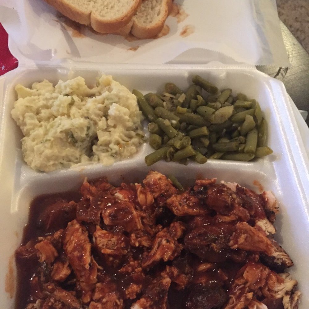 Fainmous BBQ - Pulled chicken with potato salad and green beans - Barbeque Near Me - Houston, Texas Fainmous BBQ - Pulled chicken with potato salad and green beans - Barbeque Near Me - Houston, Texas
