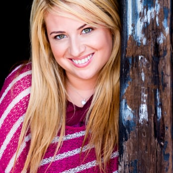 Erik Struve Photography - Rebecca's Headshot - Photographers Near Me Erik Struve Photography - Rebecca's Headshot - Photographers Near Me