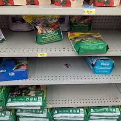 Dollarama - Fertilizer