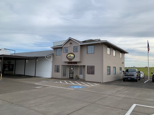 Carlton Farms by null