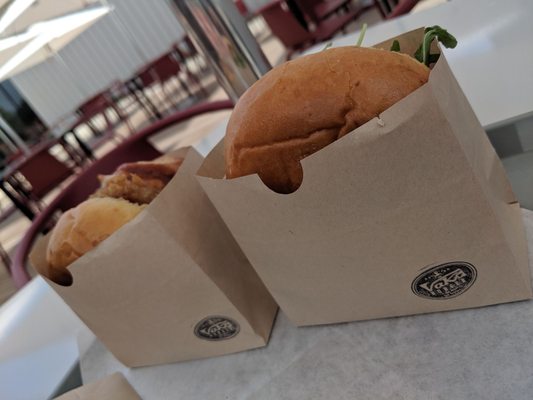 Vaka Burger by null
