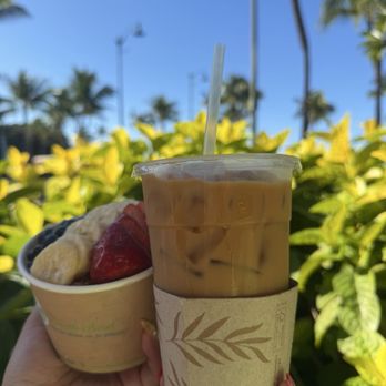 Tucker & Bevvy - Hawaiian Latte and Acai Bowl - Breakfast & Brunch Near Me - Honolulu, Hawaii Tucker & Bevvy - Hawaiian Latte and Acai Bowl - Breakfast & Brunch Near Me - Honolulu, Hawaii