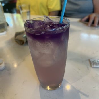 First Watch - Purple haze: really yummy but they didn't finish garnishing it..? - Breakfast & Brunch Near Me - Pembroke Pines, Florida