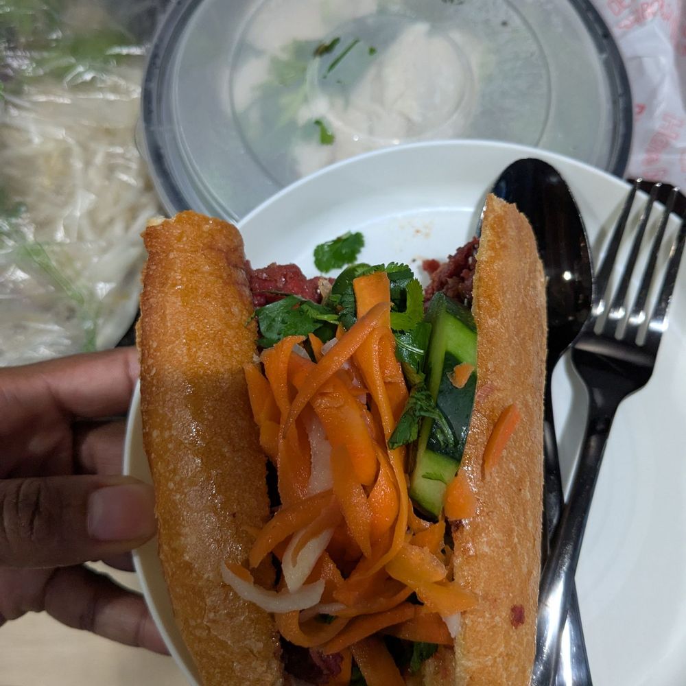 Banh mi with grilled pork Banh mi with grilled pork