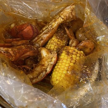 Mr and Mrs Crab - Combo 1: snow crab legs, headless shrimp, lobster tail, 2 corn and 2 potatoes for about $34 - Seafood Near Me - Brandon, Florida Mr and Mrs Crab - Combo 1: snow crab legs, headless shrimp, lobster tail, 2 corn and 2 potatoes for about $34 - Seafood Near Me - Brandon, Florida