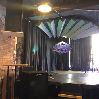 Smokestack - Stage - Restaurants Near Me - Dubuque, Iowa