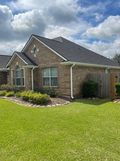 Slide of Precision Seamless Gutters 