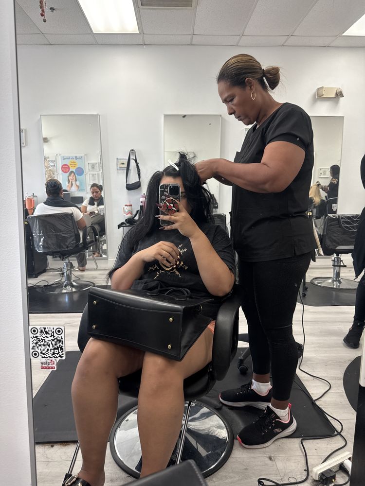Hairdoctors Specialty Salons - Silver Palms Image