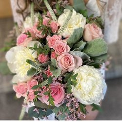 K & L Rose - Bridal Bouquet