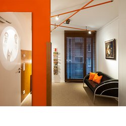 Zahnarztpraxis Dr. Flüs - Wartezimmer