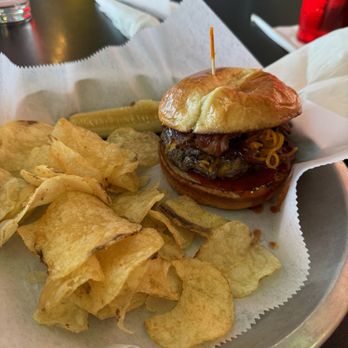 Homegrown Taproom & Kitchen - BBQ BACON BURGER - Regular - Beer Bar Near Me - Nashville, Tennessee