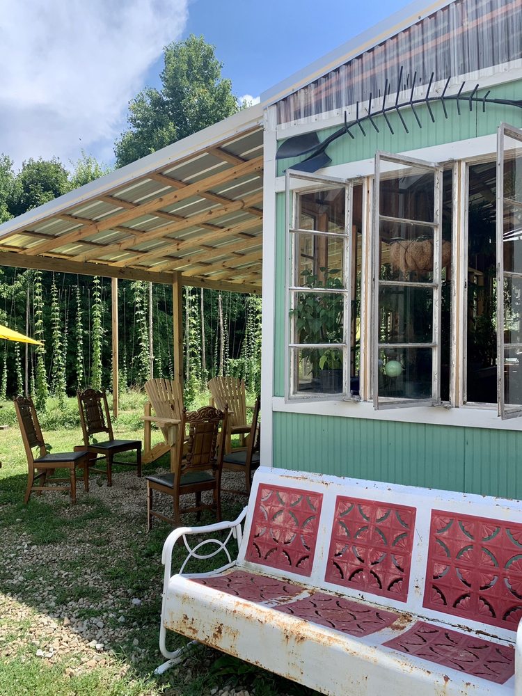 THE LILLY PAD HOPYARD BREWERY AND THE SAUCED FROG 15 Reviews 920