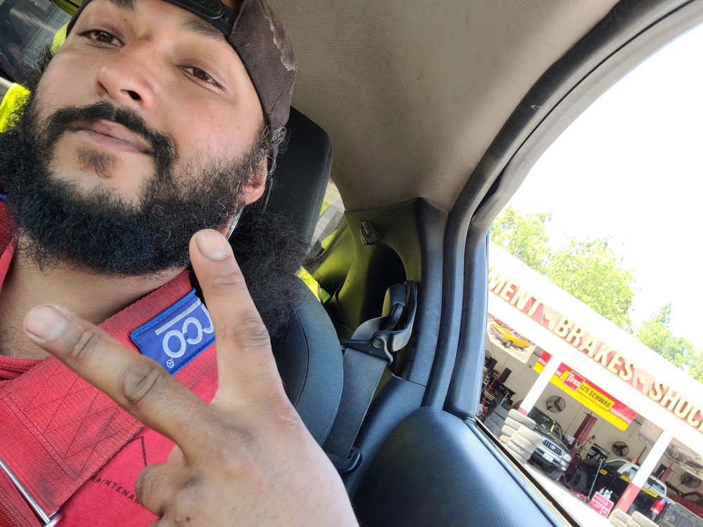 LES SCHWAB TIRE CENTER Updated July 2024 13 Photos & 110 Reviews