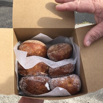 Leonard's Bakery Malasadamobile - Yummy little sweets. - Food Trucks Near Me - Honolulu, Hawaii Leonard's Bakery Malasadamobile - Yummy little sweets. - Food Trucks Near Me - Honolulu, Hawaii