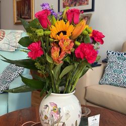 Conroy's Flowers - Beautiful flowers, sunny, and bright, and very fresh! (My own vase.)