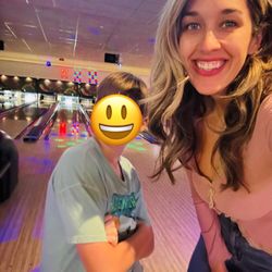 Chop's Bowling Alley - Cosmic bowling