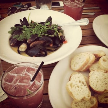 Meddlesome Moth - Thai mussels are delicious ! - Bars Near Me - Dallas, Texas