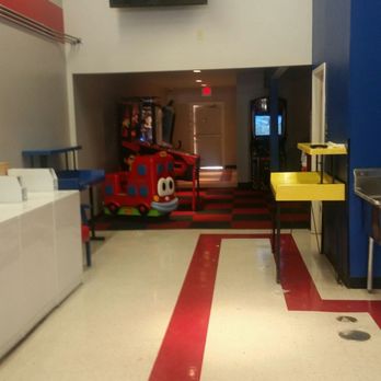 Lawrence Laundromat - Laundromat Near Me - Lawrence, Kansas Lawrence Laundromat - Laundromat Near Me - Lawrence, Kansas