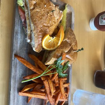 Cheff Che Cafe & Bar - California chicken sandwich - Empanadas Near Me - San Jose, California Cheff Che Cafe & Bar - California chicken sandwich - Empanadas Near Me - San Jose, California