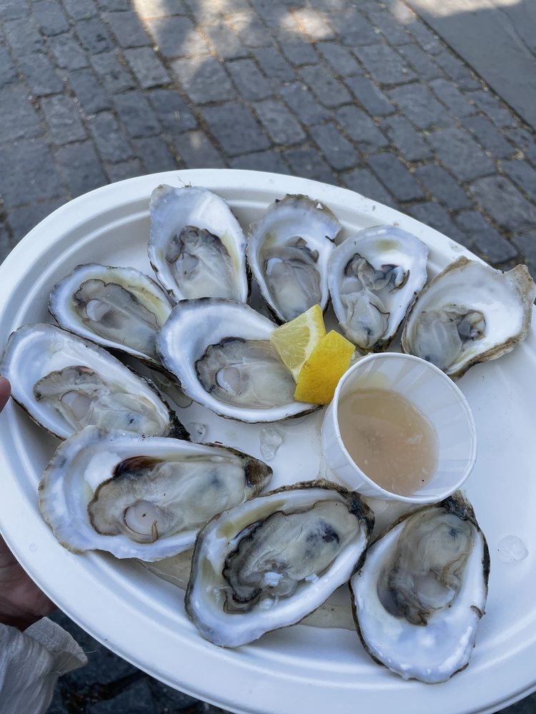 THE RAW BAR YOHO 5 Bartlett Farm Rd, Nantucket, Massachusetts