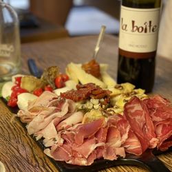 La Boite - Big platter with house wine