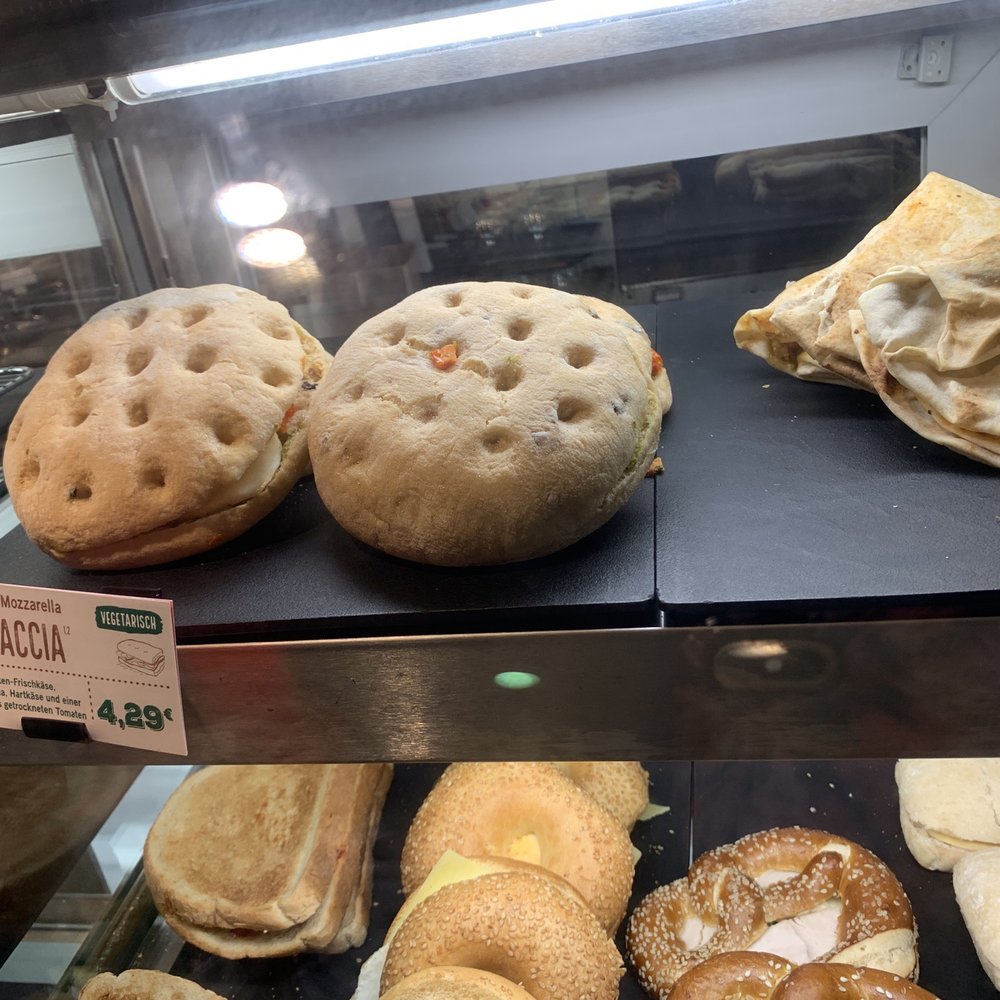 Starbucks - Coffee & Tea Near Me - Munich, BY Starbucks - Coffee & Tea Near Me - Munich, BY
