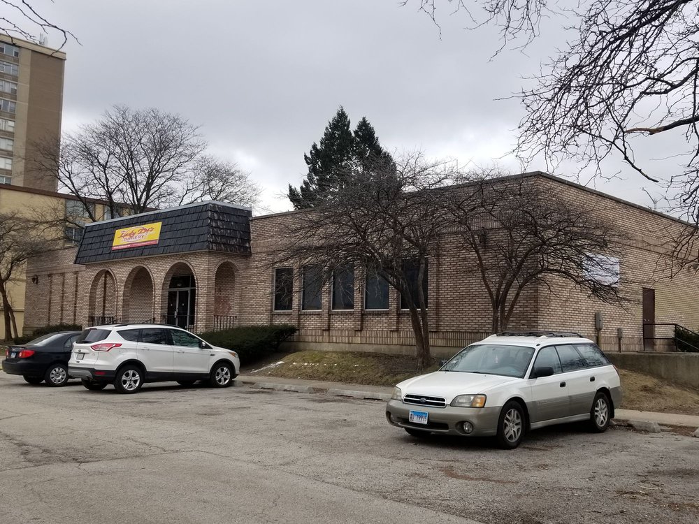 LADY DI’S BAKERY Updated May 2024 21 Photos 4356 W Ford City Dr, Chicago, Illinois