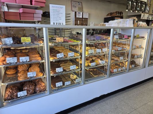 Colonial Donuts by null