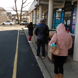 The worst UPS store ever.
