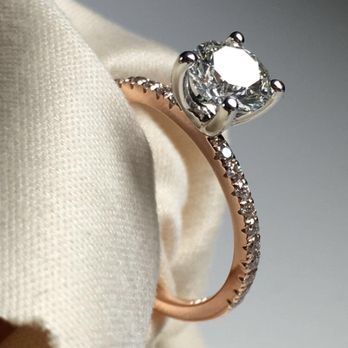 Donna Jewelry - round diamond in a petite rose gold pave setting - Jewelry Near Me - Chicago, Illinois