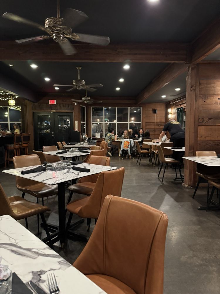 Makawao Public House 