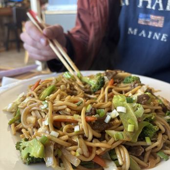 Combo Noodles - Beef lo mein - Chinese Near Me - Altus, Oklahoma