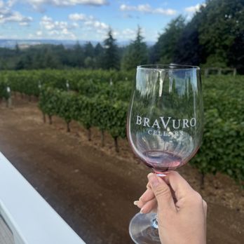 Bravuro Cellars - Vineyard - Wine Tasting Room Near Me - Amity, Oregon