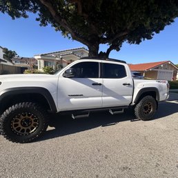 Method bronze wheels. Got a leveling kit, new rims and wheels! Very happy with my results. Method bronze wheels. Got a leveling kit, new rims and wheels! Very happy with my results.
